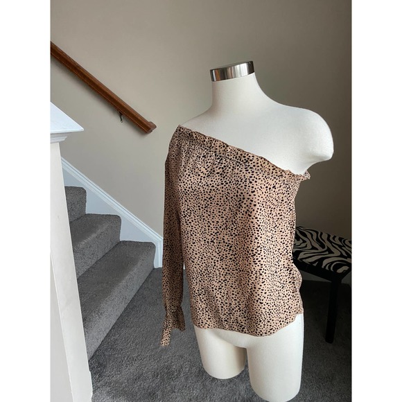 One shoulder leopard long sleeve top, size XS - Picture 5 of 8